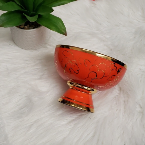 Orange pedestal bowl - Picture 2 of 8